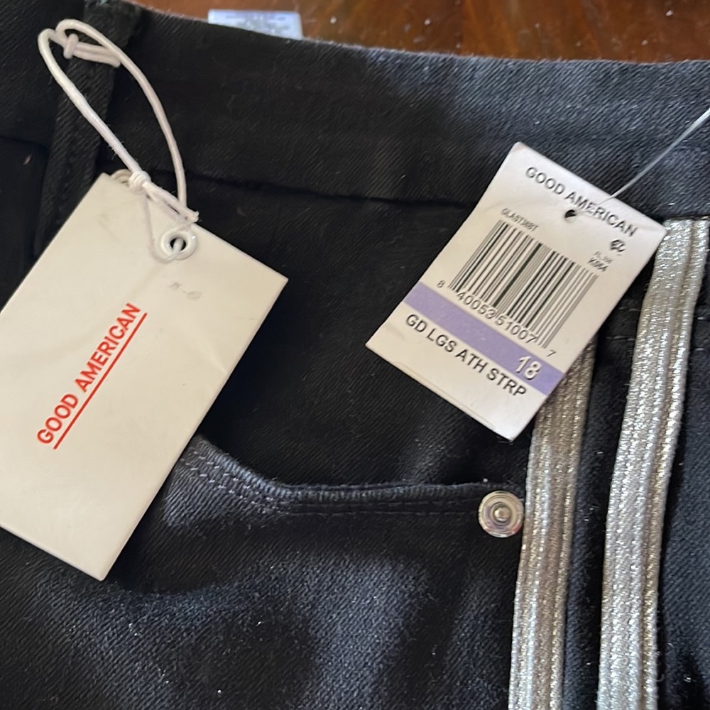 Brand new with tags GOOD AMERICAN black jeans with silver stripes size 18 ⭐️